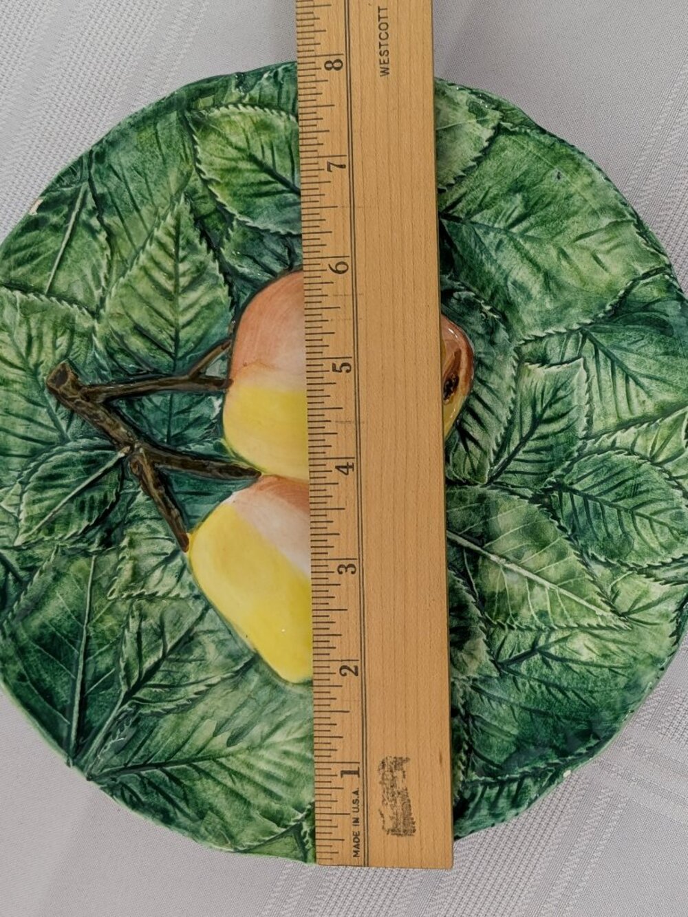 Vintage hand-painted Italian Majolica apple + leaf plate 8 inch Neiman Marcus - Picture 7 of 7